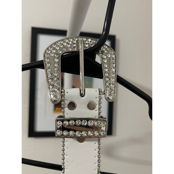White and Silver Studded Belt - Picture 4 of 5